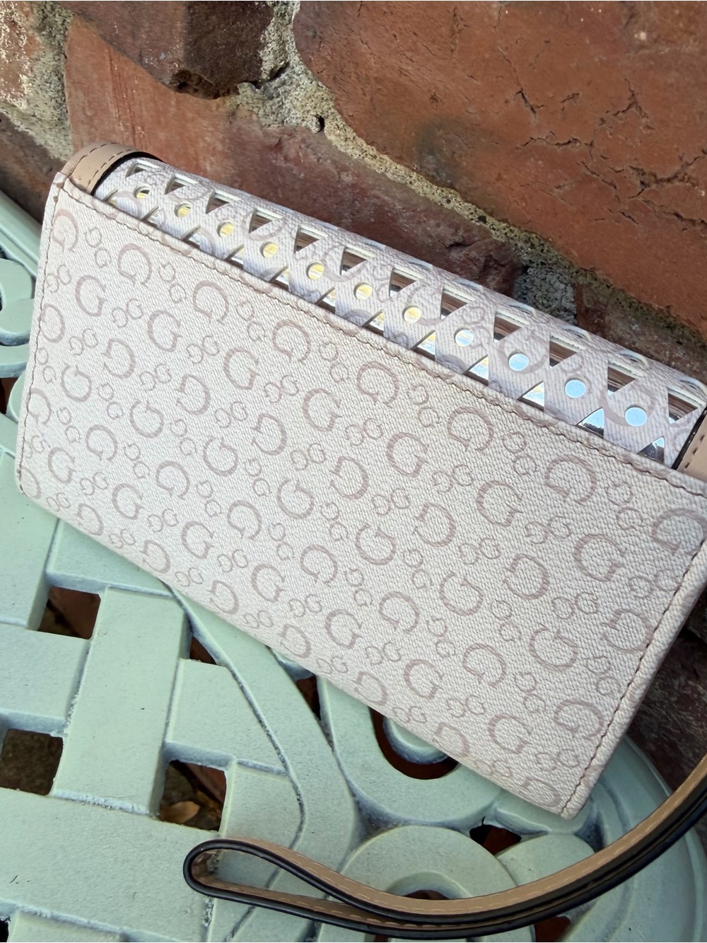 GUESS Mirrored Triangle Wallet NWOT - Picture 5 of 7